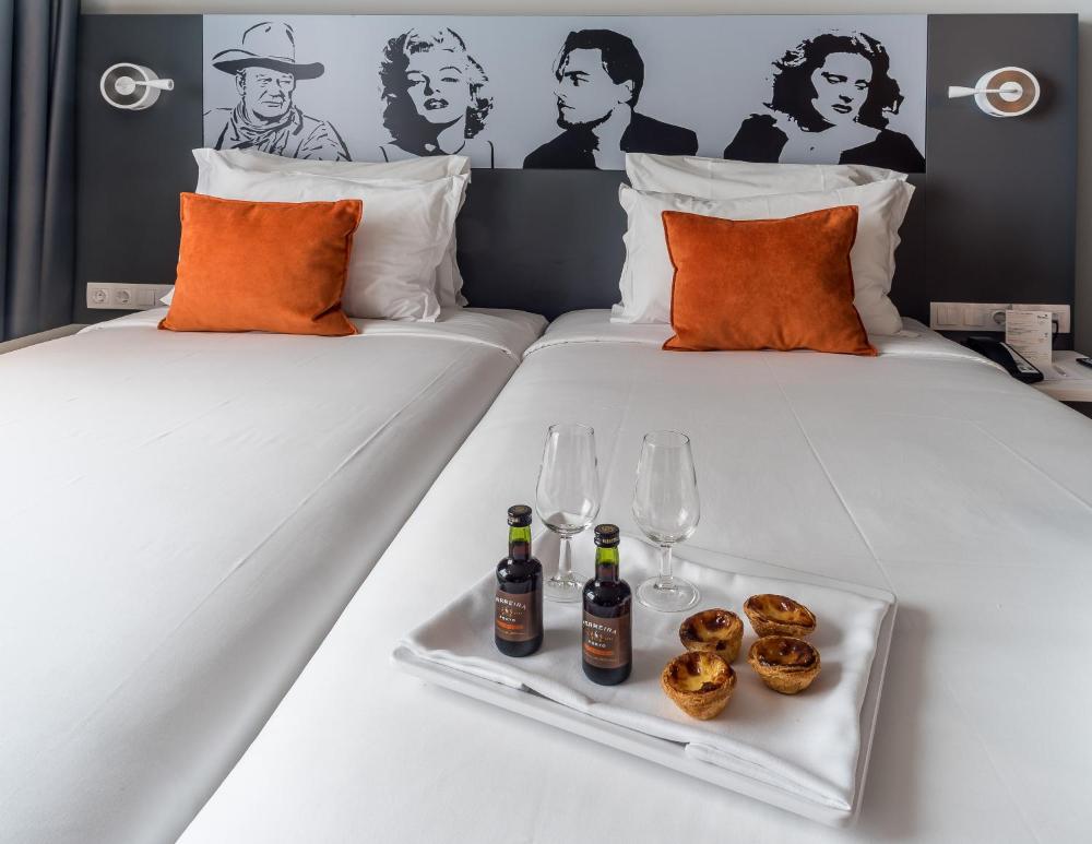 Executive Twin Room interior